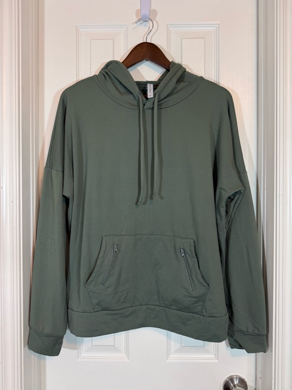 Ebb & Flow Women’s Olive Green Pullover Hoodie with Zipper Pockets Size XL